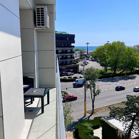 Tudors View Mamaia