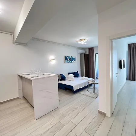 Apartment Tudors View *